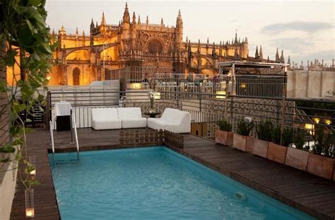 Gay Guide to Seville: Bars, Hotels, Saunas, and Cruising Areas